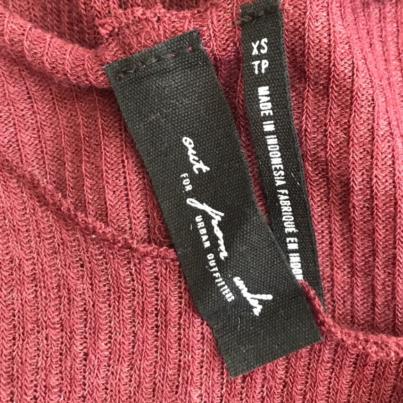 Urban Outfitters Off the Shoulder Ruffle Crop Top - Picture 3 of 3